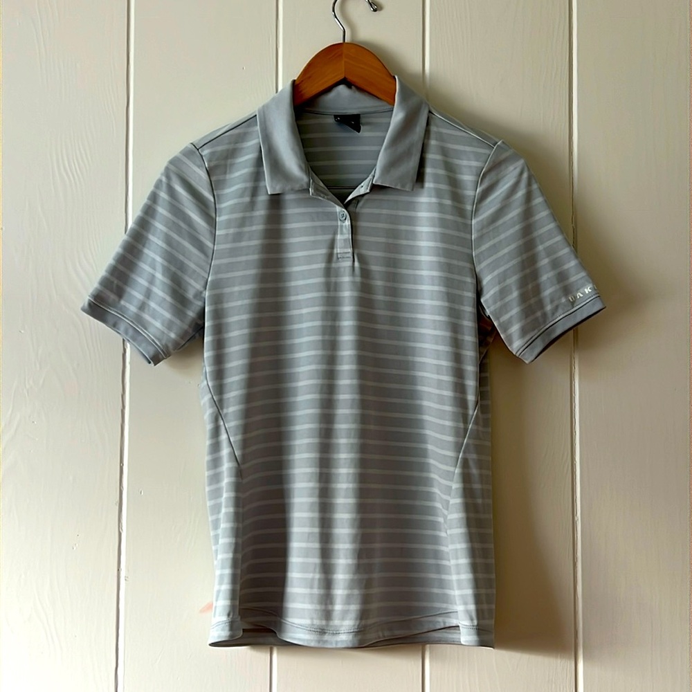 ⚠️Last Chance⚠️ Oakley Golf Performance Fit Size Small Collared Shirt